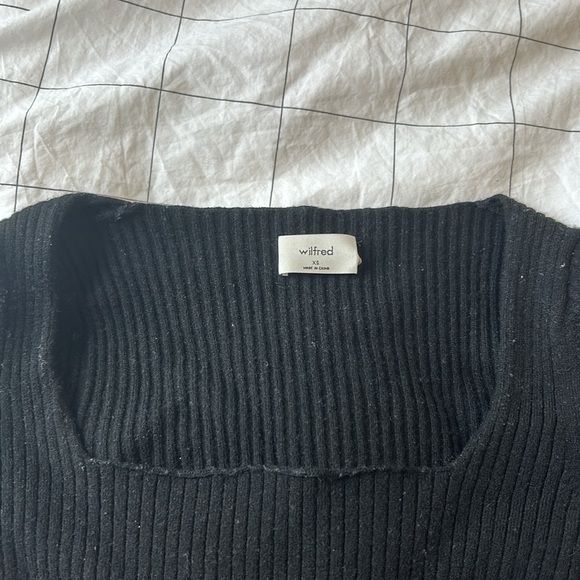 Aritzia Wilfred Sweater - Picture 2 of 2